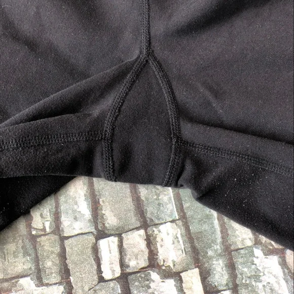 Lululemon Wide Leg Crops Sz 4 - Picture 10 of 12